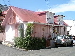 Commune Sainte Rose-Vieille kaz en bois Commune Sainte Rose-Vieille kaz en bois